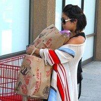 Vanessa Hudgens goes shopping for groceries at Trader Joe | Picture 88421